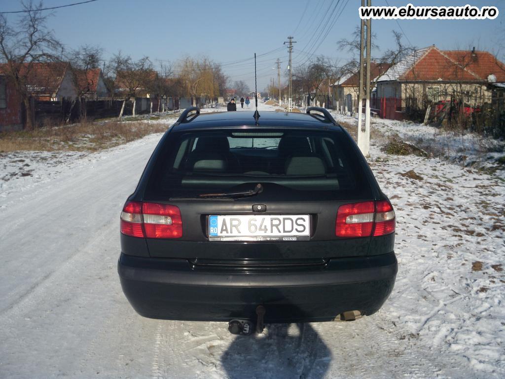 VOLVO V 40