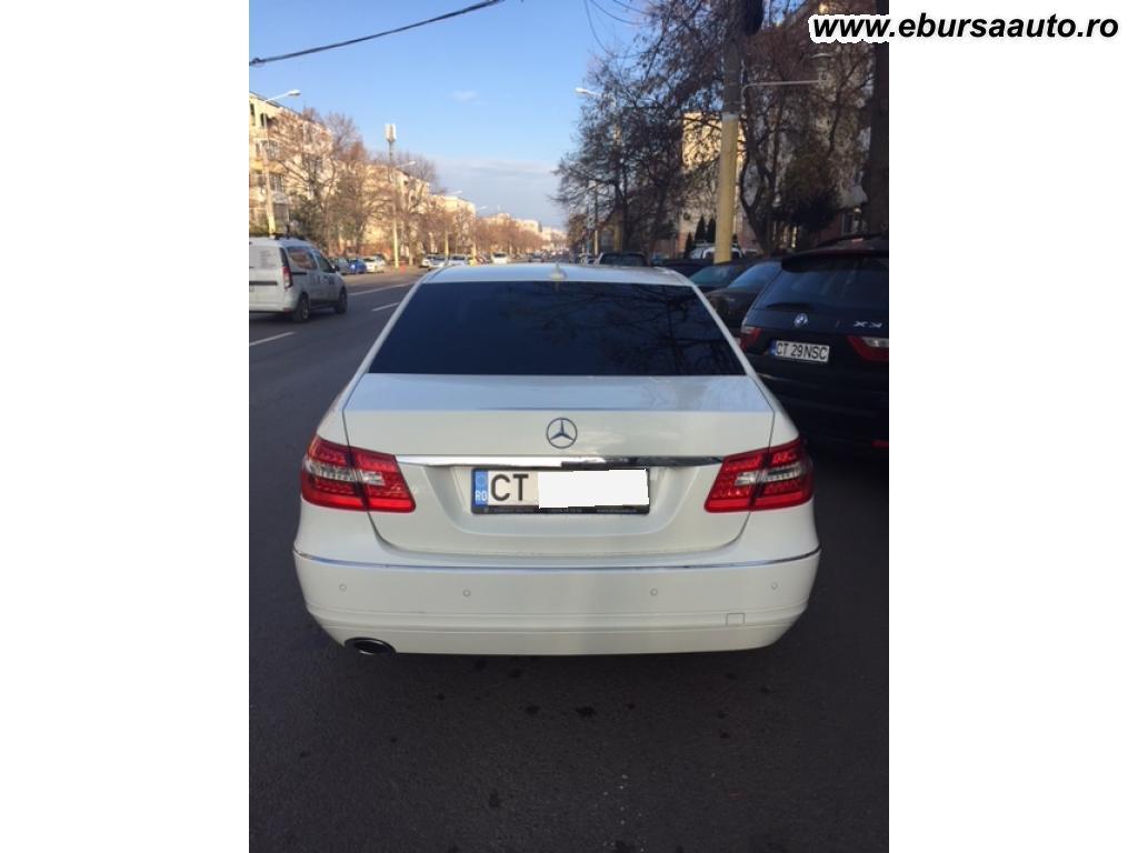 MERCEDES-BENZ E 220