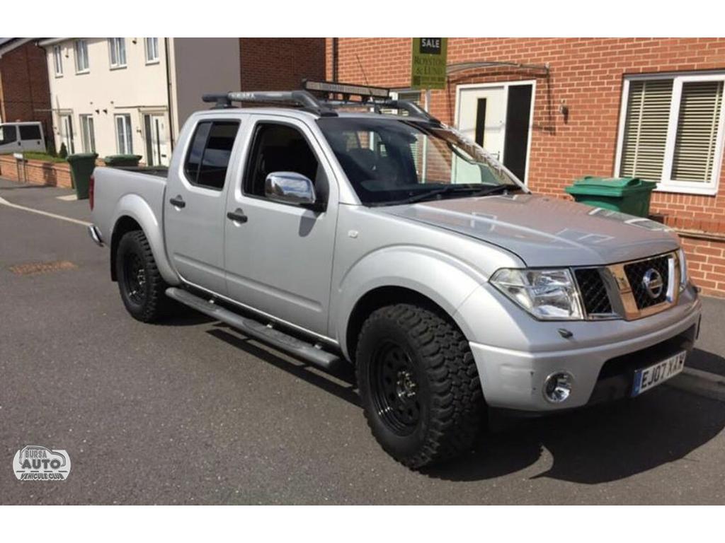 NISSAN NAVARA