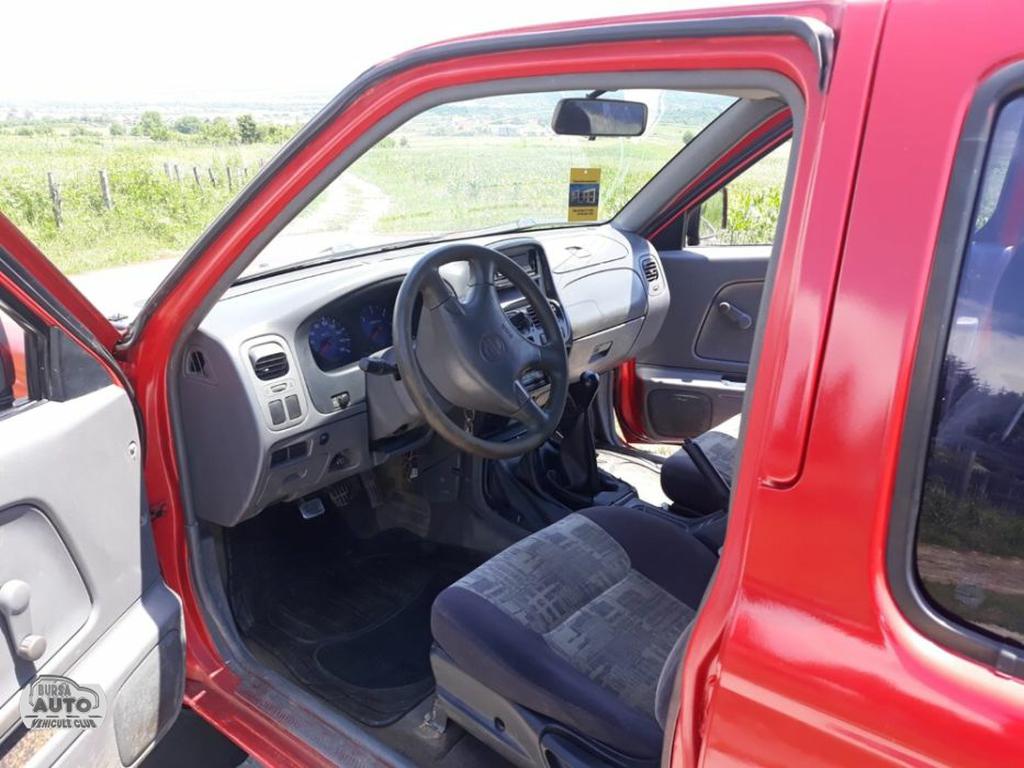 NISSAN NAVARA