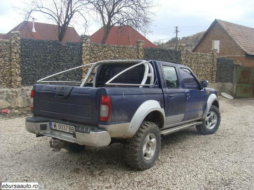 NISSAN NAVARA